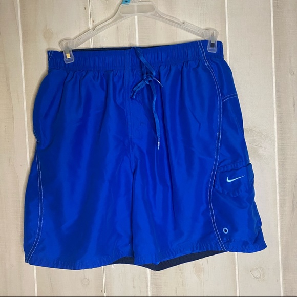 NIKE VINTAGE SHORTS! - Picture 2 of 2